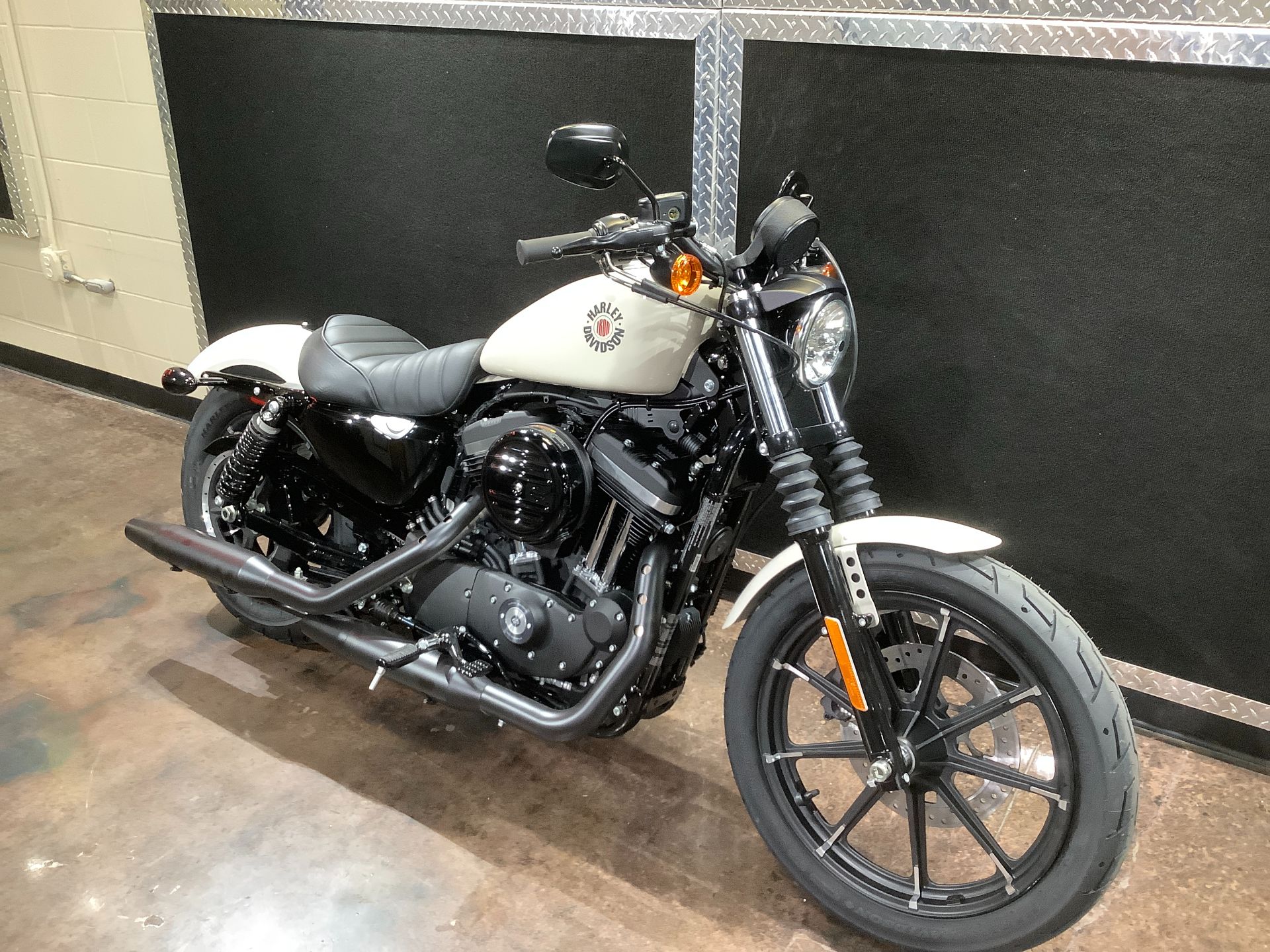 2022 Harley-Davidson Iron 883™ in Burlington, Iowa - Photo 3