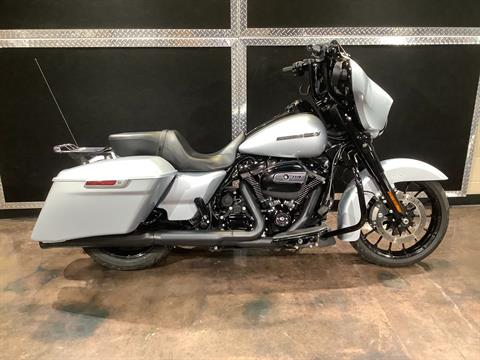 2019 Harley-Davidson Street Glide® Special in Burlington, Iowa - Photo 16