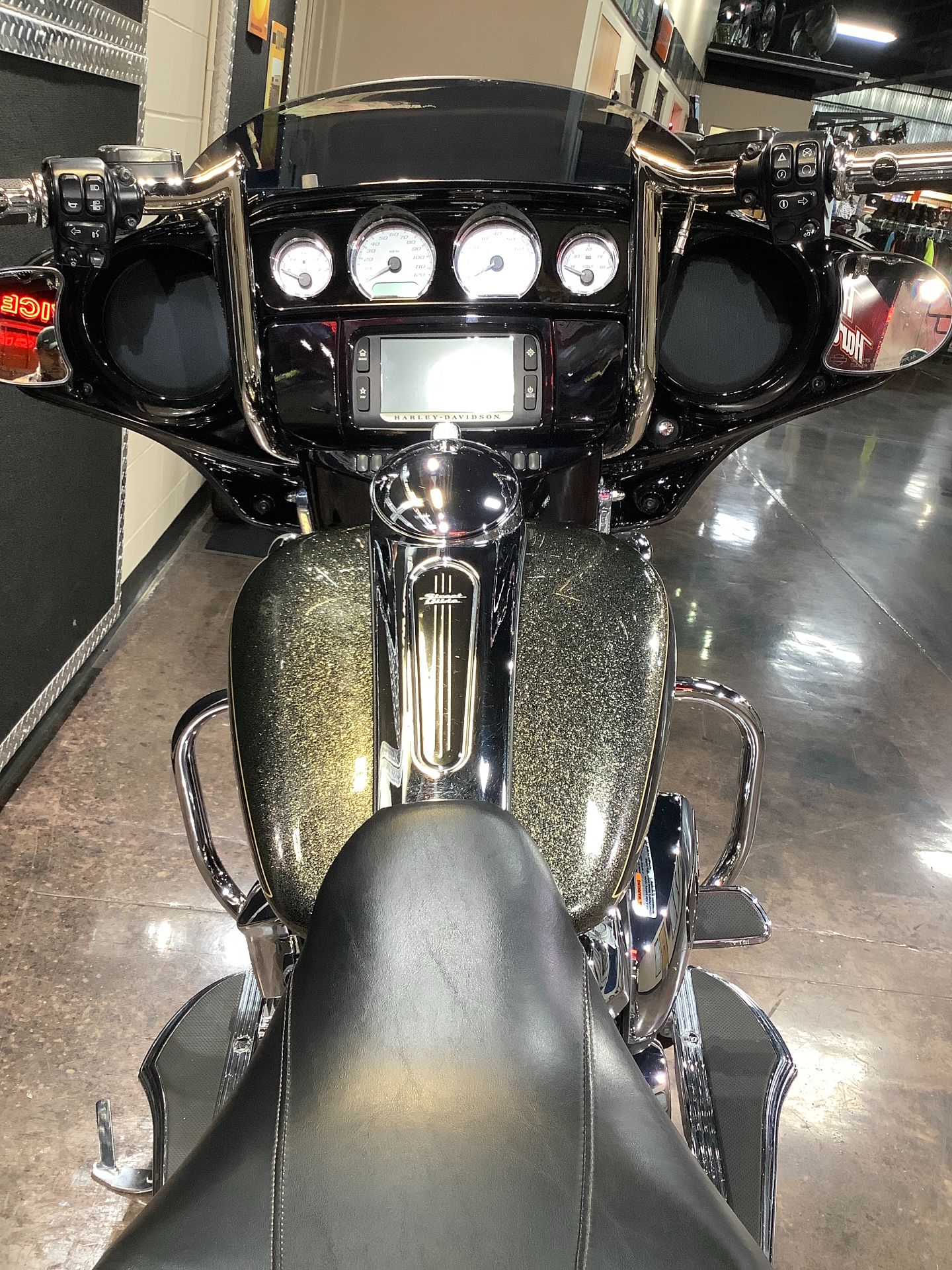 2017 Harley-Davidson Street Glide® Special in Burlington, Iowa - Photo 12