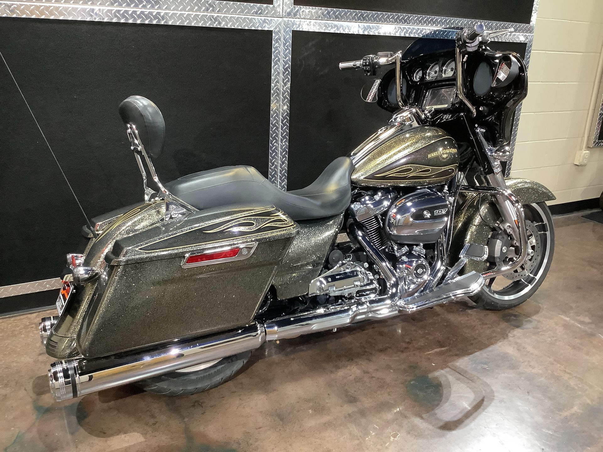 2017 Harley-Davidson Street Glide® Special in Burlington, Iowa - Photo 15
