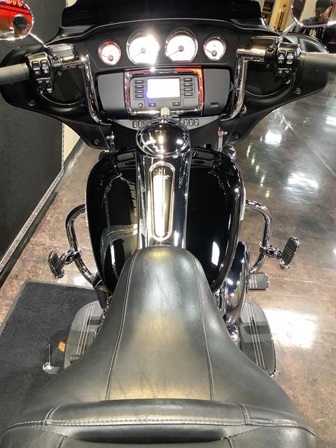 2017 Harley-Davidson Street Glide® in Burlington, Iowa - Photo 12