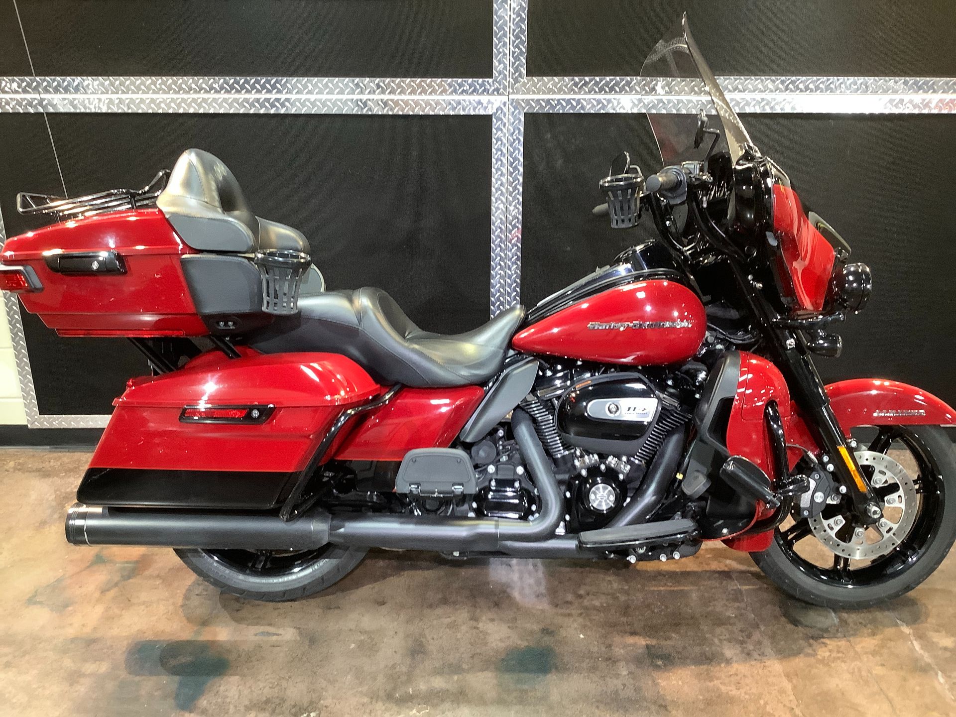 2021 Harley-Davidson Ultra Limited in Burlington, Iowa - Photo 2