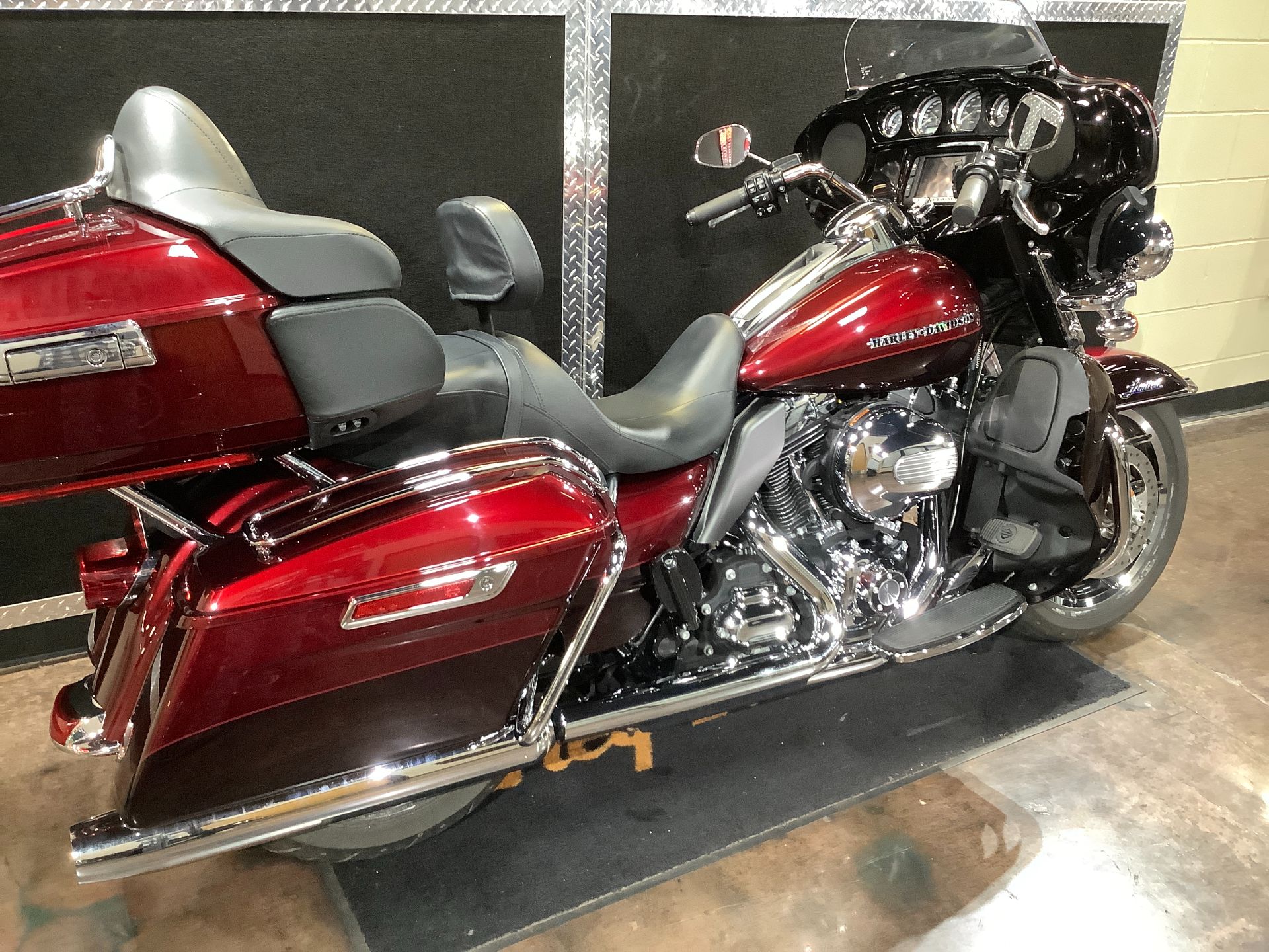 2015 Harley-Davidson Ultra Limited Low in Burlington, Iowa - Photo 14