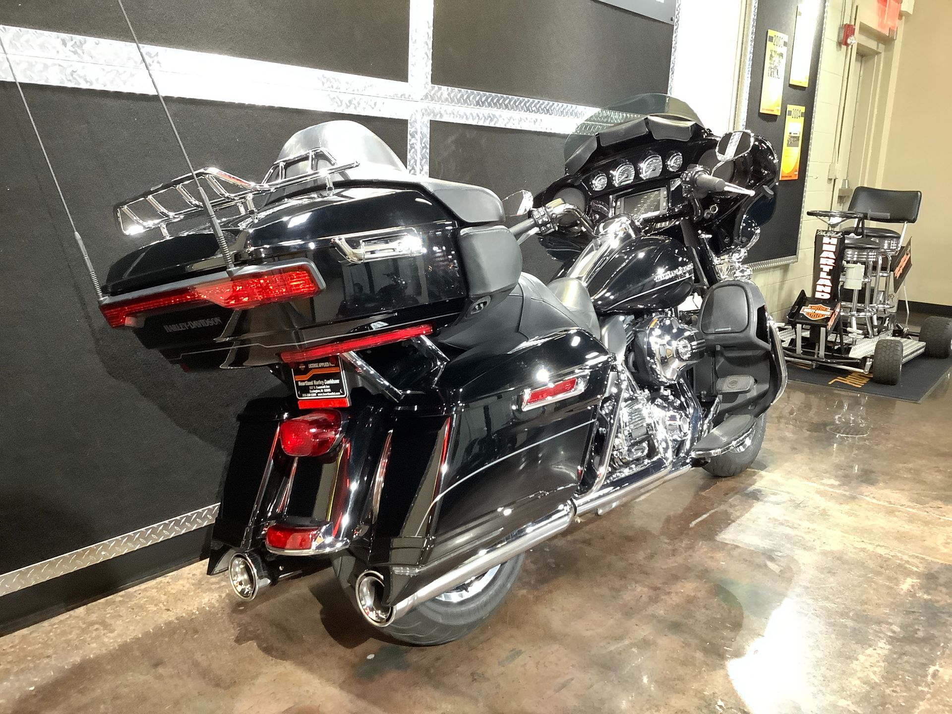 2015 Harley-Davidson Ultra Limited in Burlington, Iowa - Photo 14