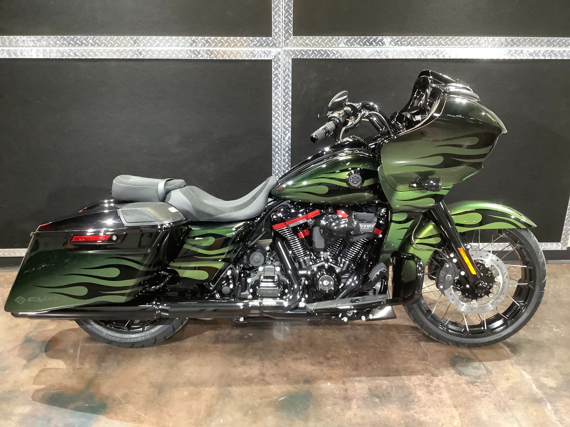 2022 Harley-Davidson CVO™ Road Glide® in Burlington, Iowa - Photo 2