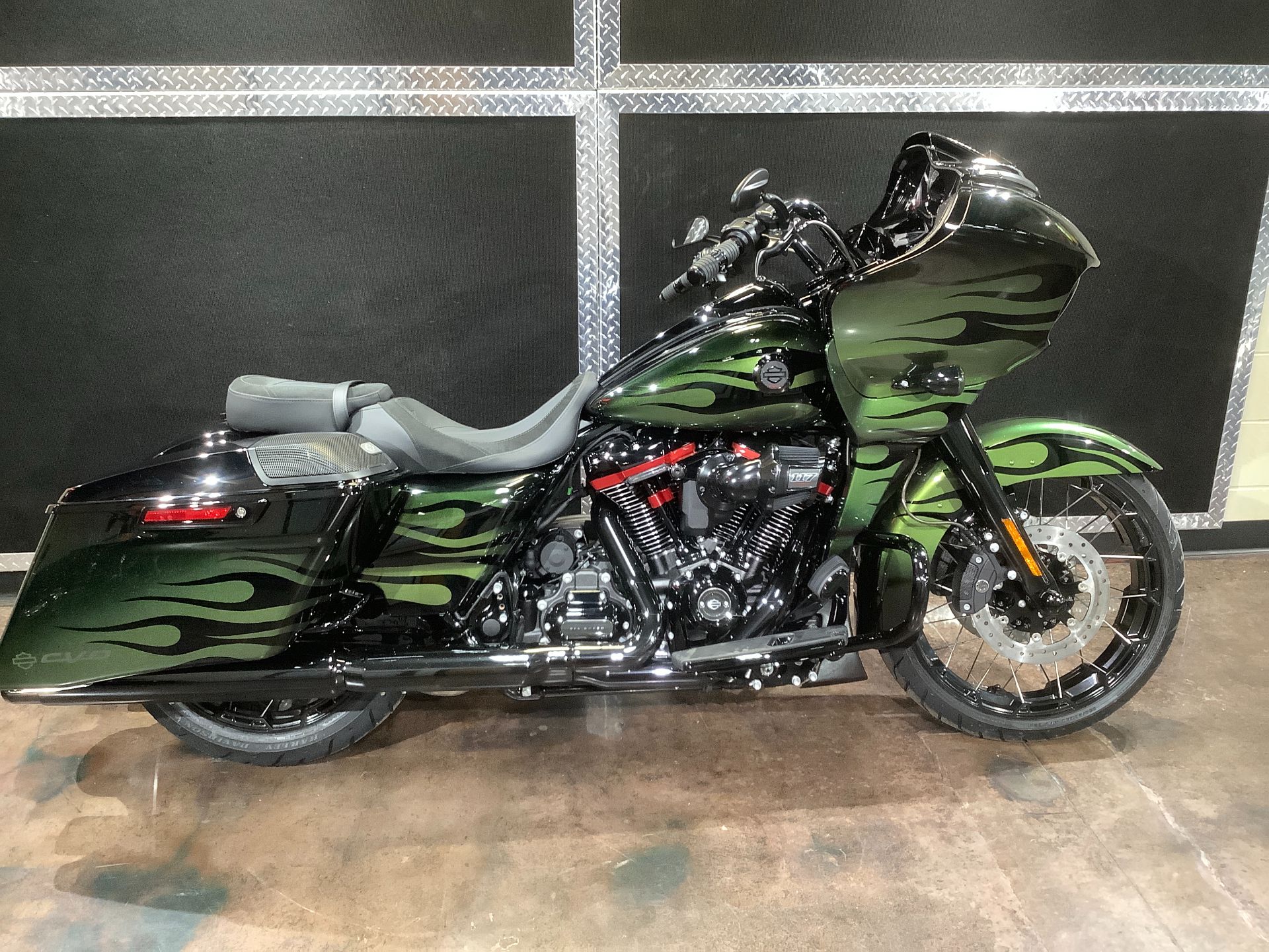 2022 Harley-Davidson CVO™ Road Glide® in Burlington, Iowa - Photo 16