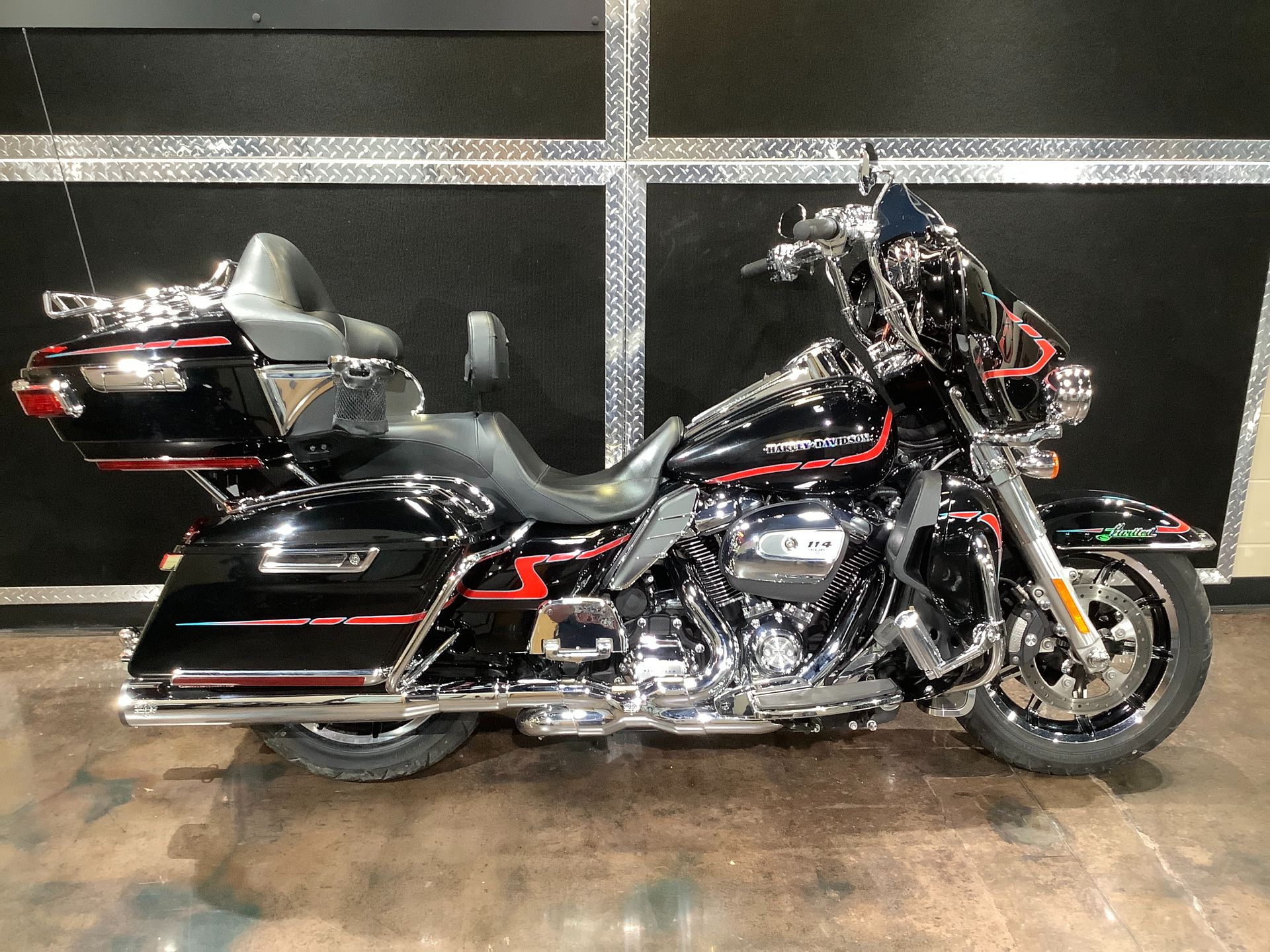 2019 Harley-Davidson Ultra Limited Low in Burlington, Iowa - Photo 2