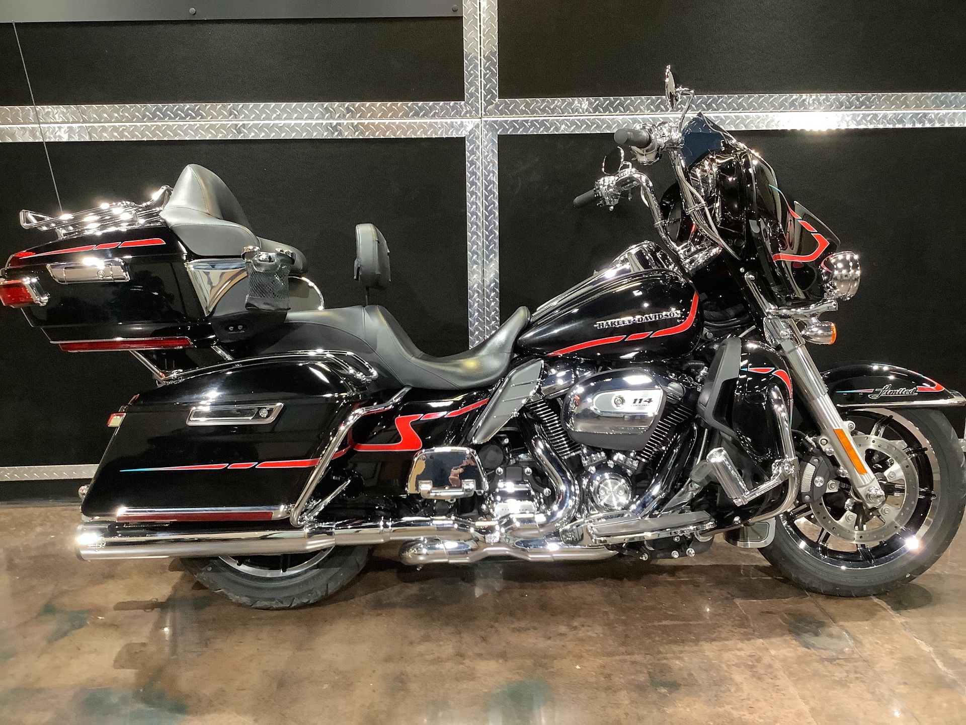 2019 Harley-Davidson Ultra Limited Low in Burlington, Iowa - Photo 17
