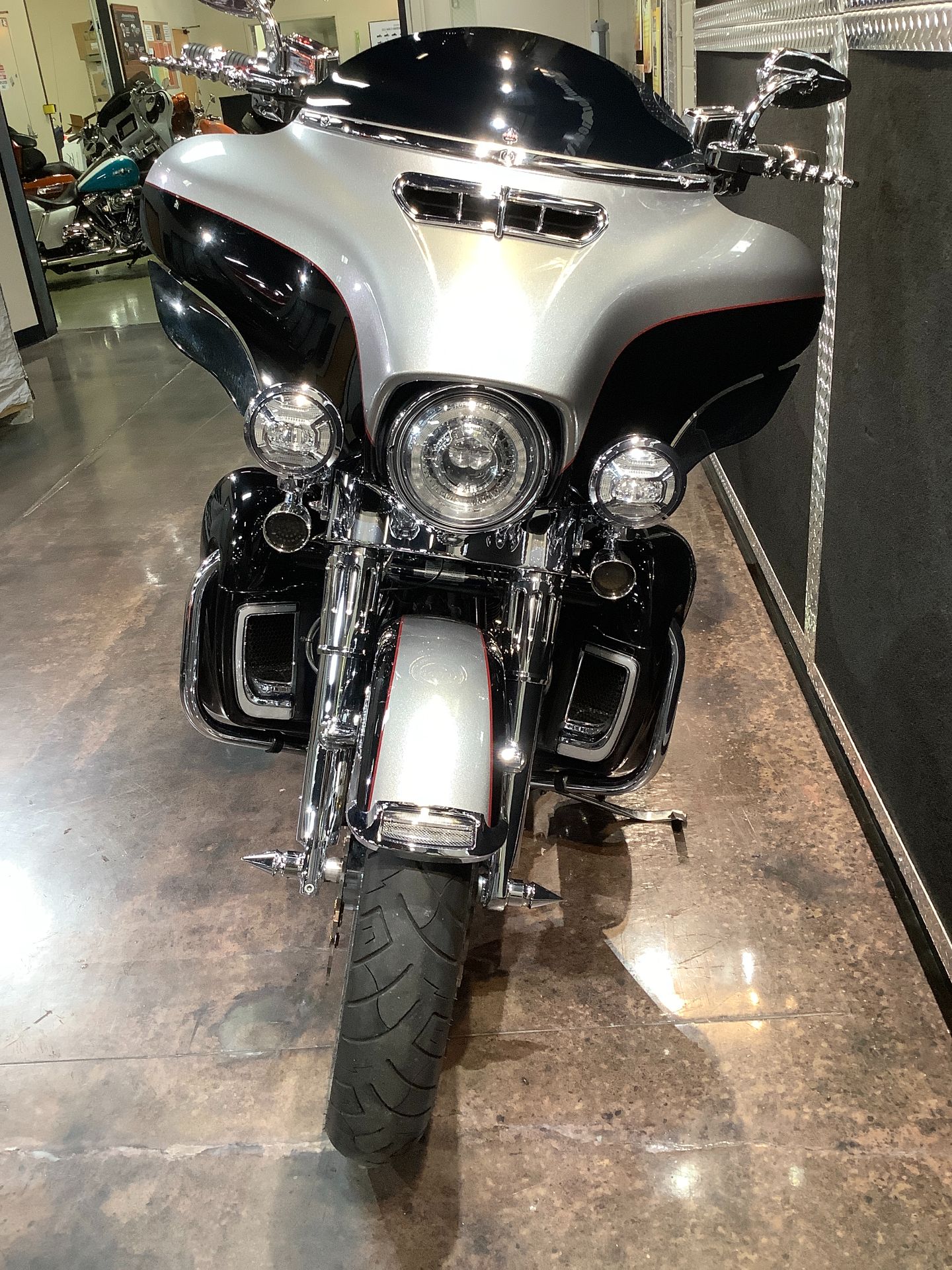 2016 Harley-Davidson Ultra Limited in Burlington, Iowa - Photo 5