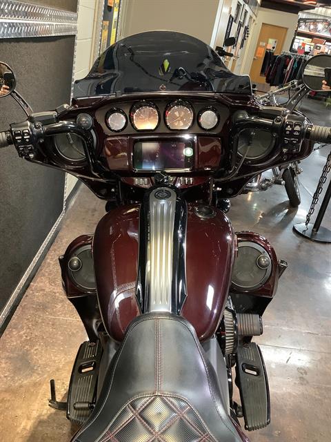 2019 Harley-Davidson CVO Street Glide in Burlington, Iowa - Photo 12