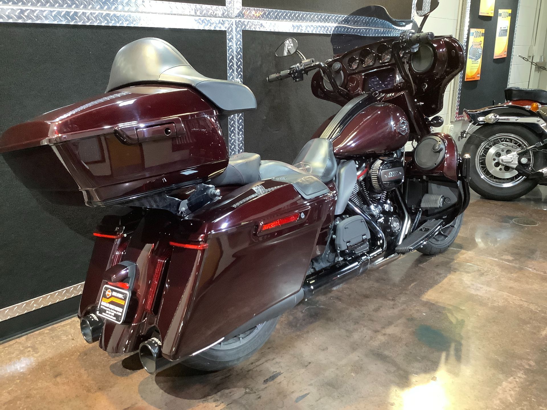 2019 Harley-Davidson CVO Street Glide in Burlington, Iowa - Photo 14