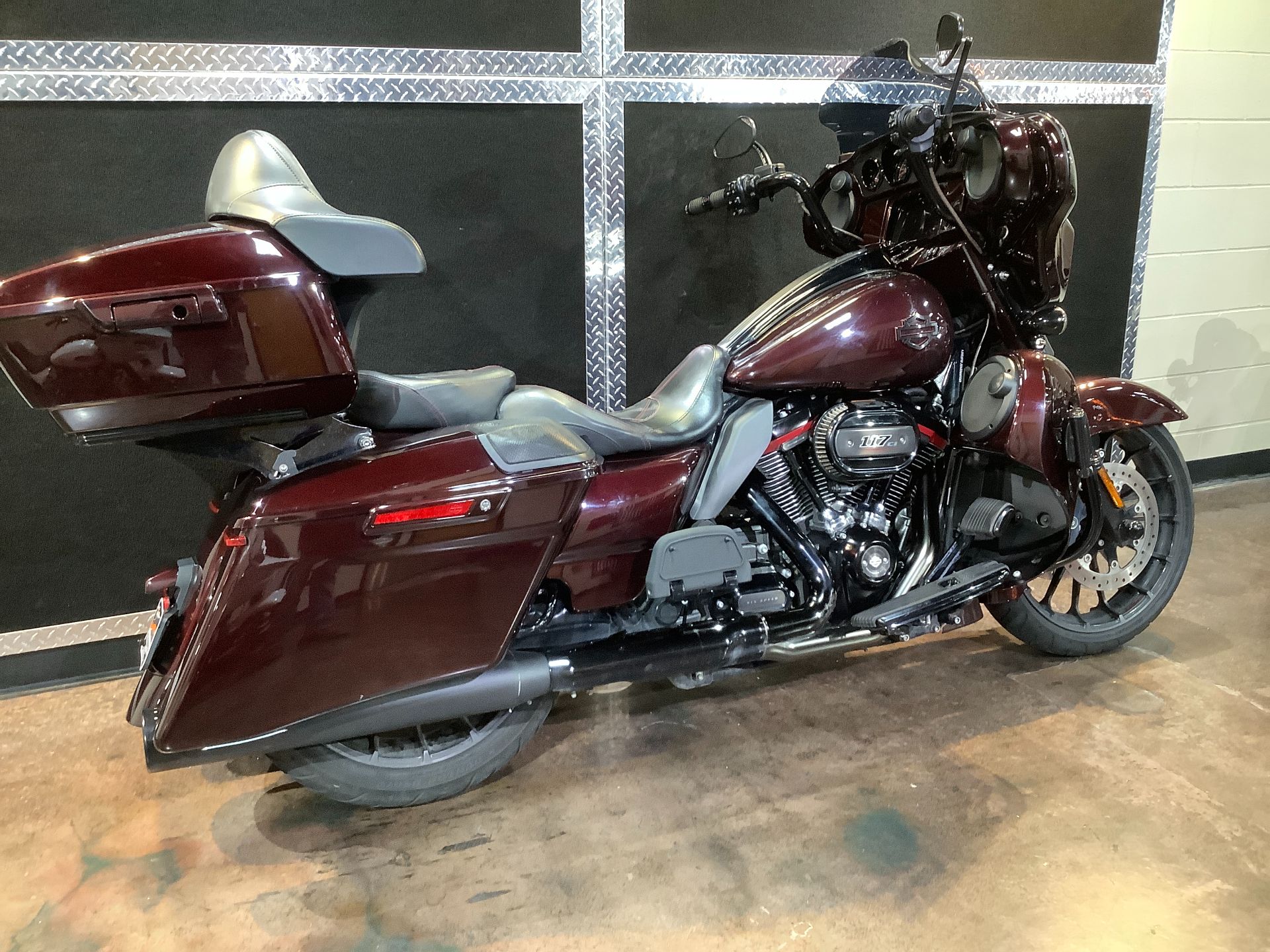 2019 Harley-Davidson CVO Street Glide in Burlington, Iowa - Photo 15