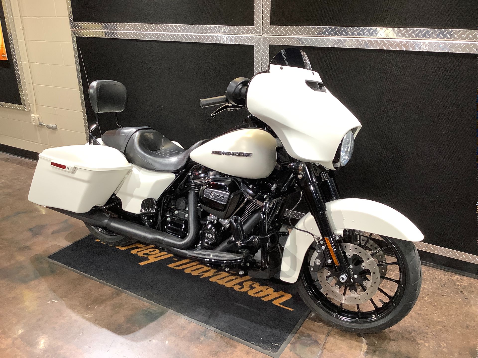 2018 Harley-Davidson Street Glide® Special in Burlington, Iowa - Photo 3