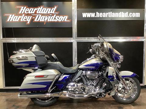 2017 Harley-Davidson CVO Limited in Burlington, Iowa - Photo 1