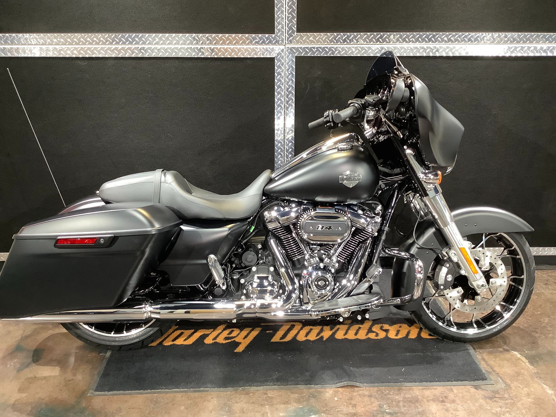 2022 Harley-Davidson Street Glide® Special in Burlington, Iowa - Photo 2