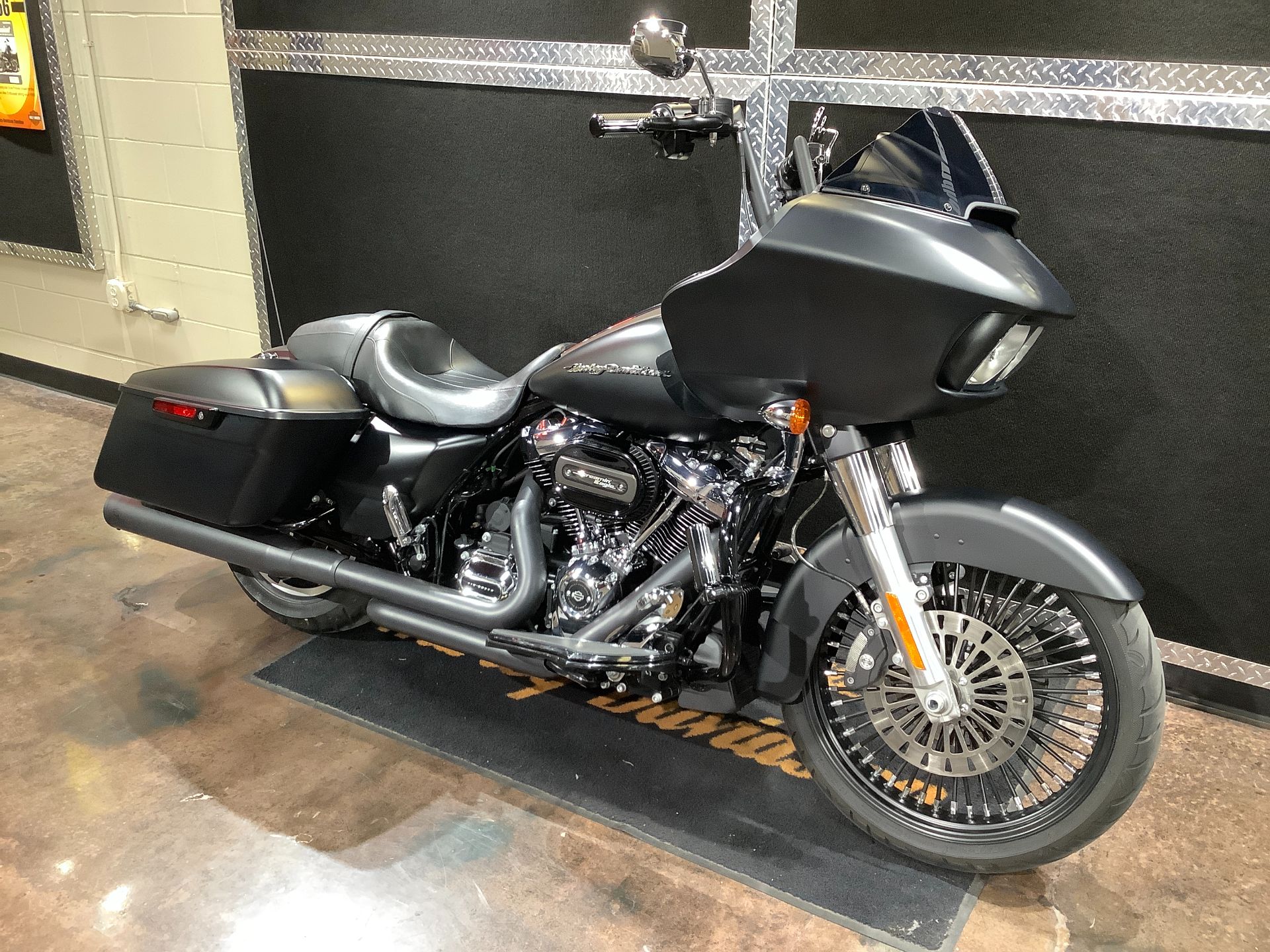 2017 Harley-Davidson Road Glide® Special in Burlington, Iowa - Photo 4