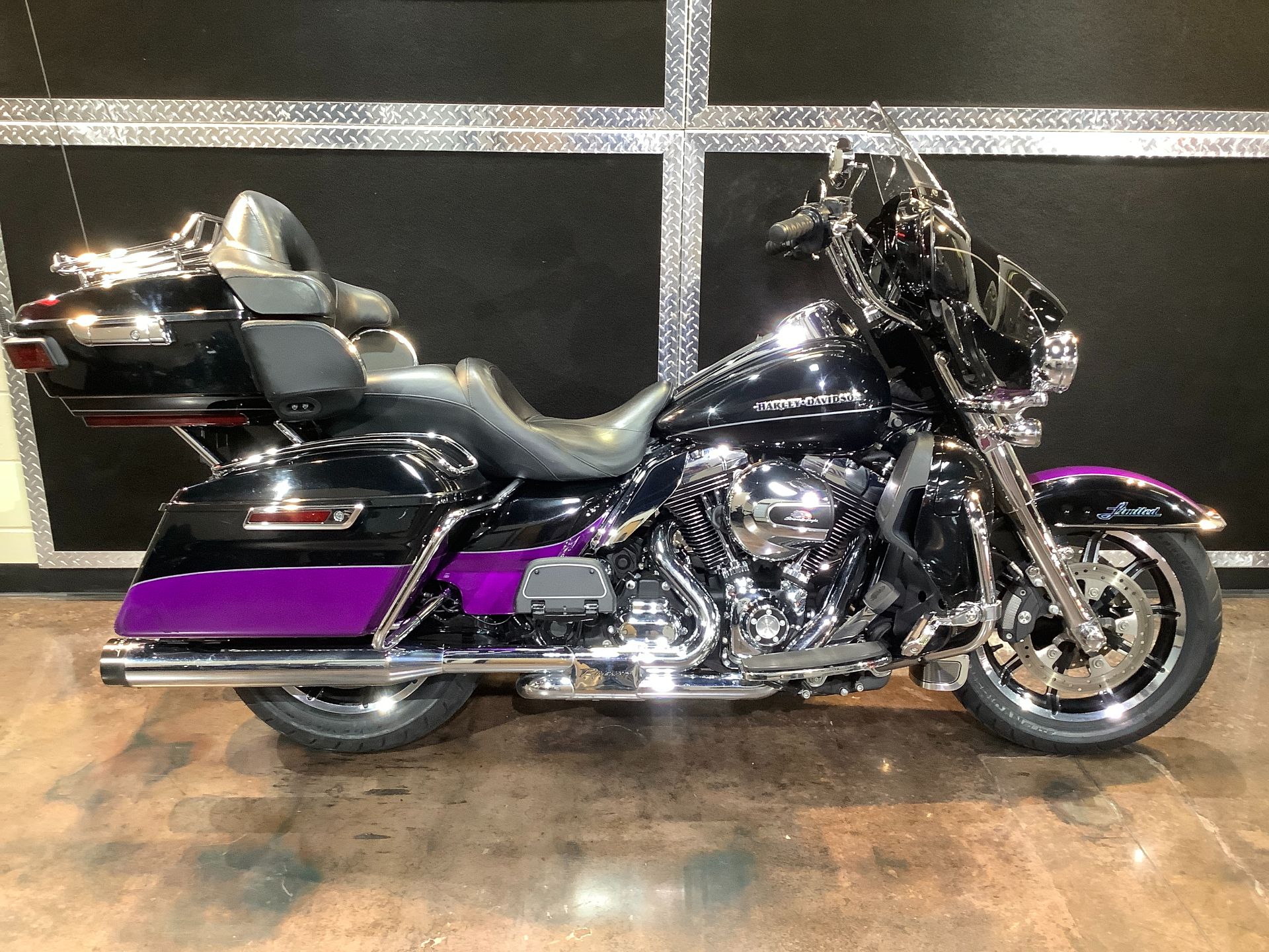 2014 Harley-Davidson Ultra Limited in Burlington, Iowa - Photo 2