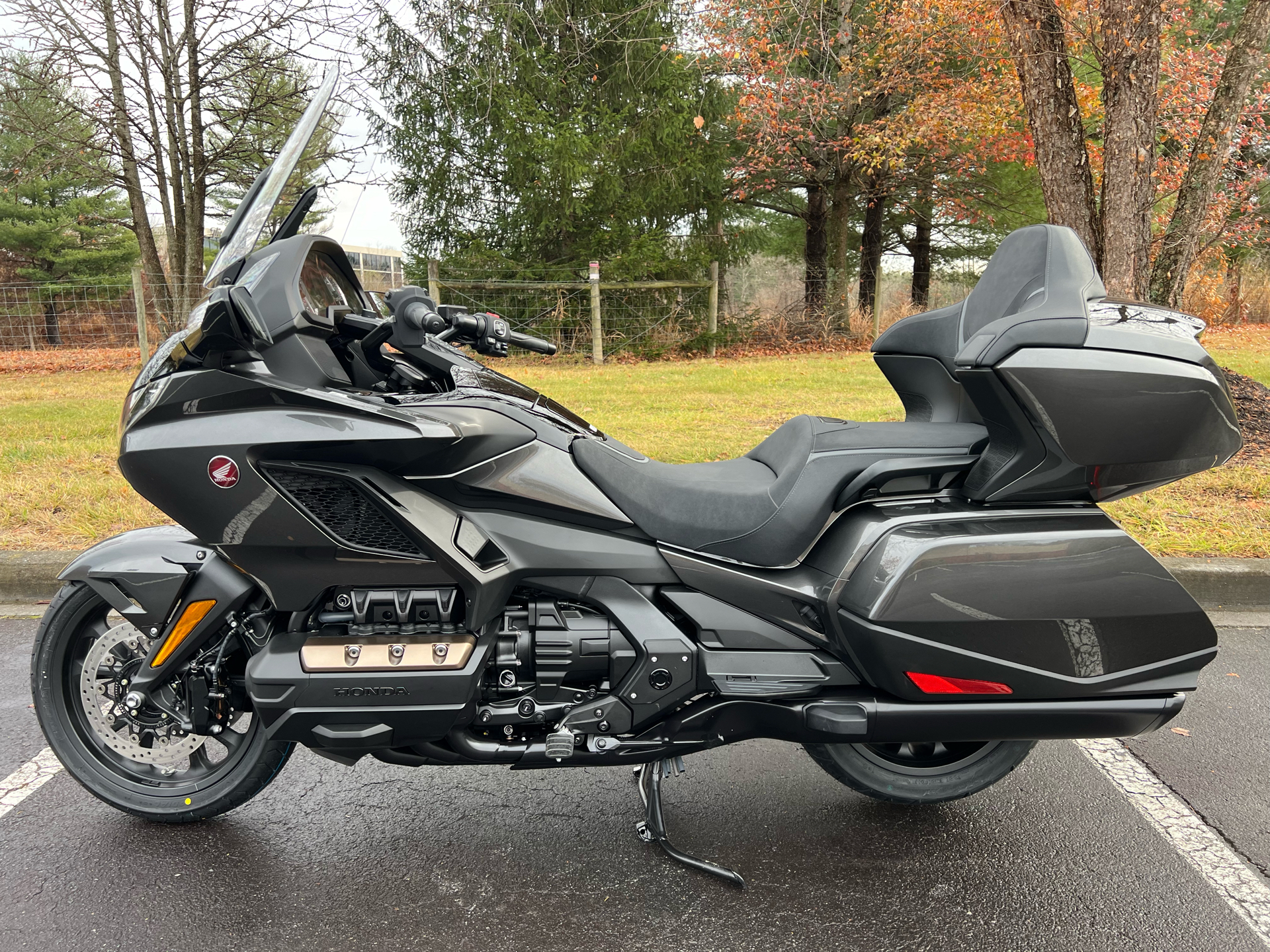 2024 Honda Gold Wing Tour Automatic DCT in Hendersonville, North Carolina - Photo 9