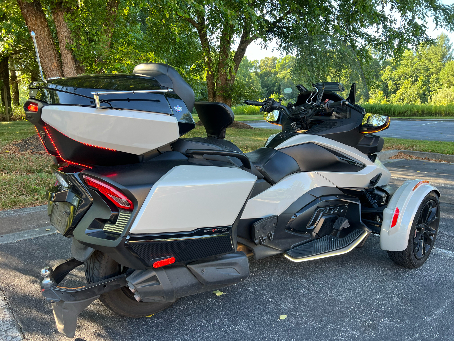 2020 Can-Am Spyder RT Limited in Hendersonville, North Carolina - Photo 16