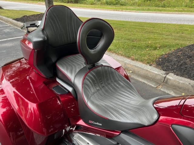 2019 Honda Gold Wing Tour Automatic DCT in Hendersonville, North Carolina - Photo 7