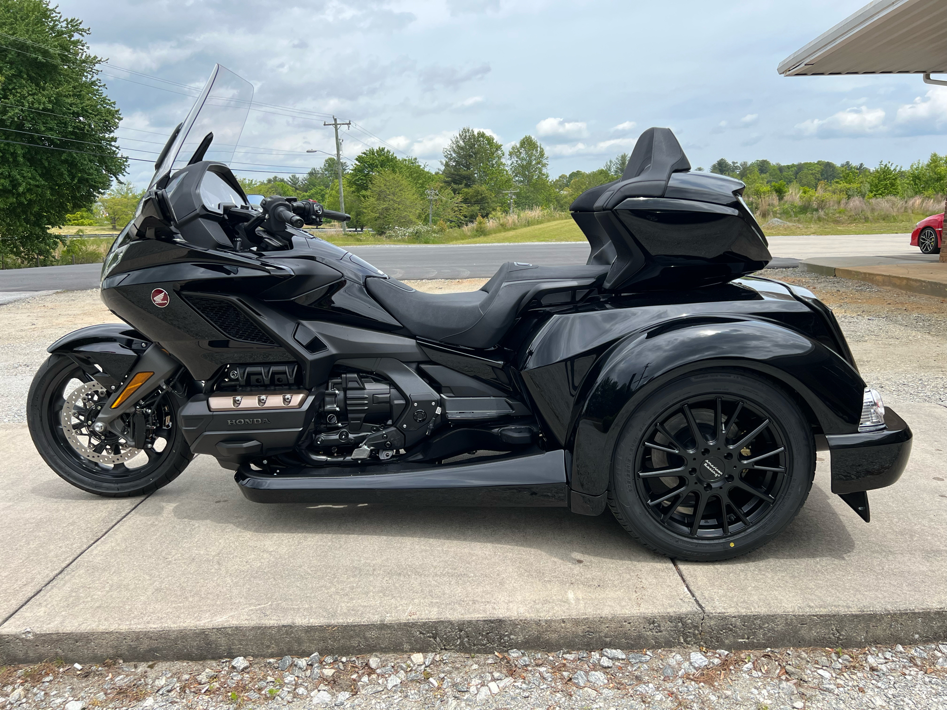 2023 Honda Gold Wing Tour Automatic DCT in Hendersonville, North Carolina - Photo 2