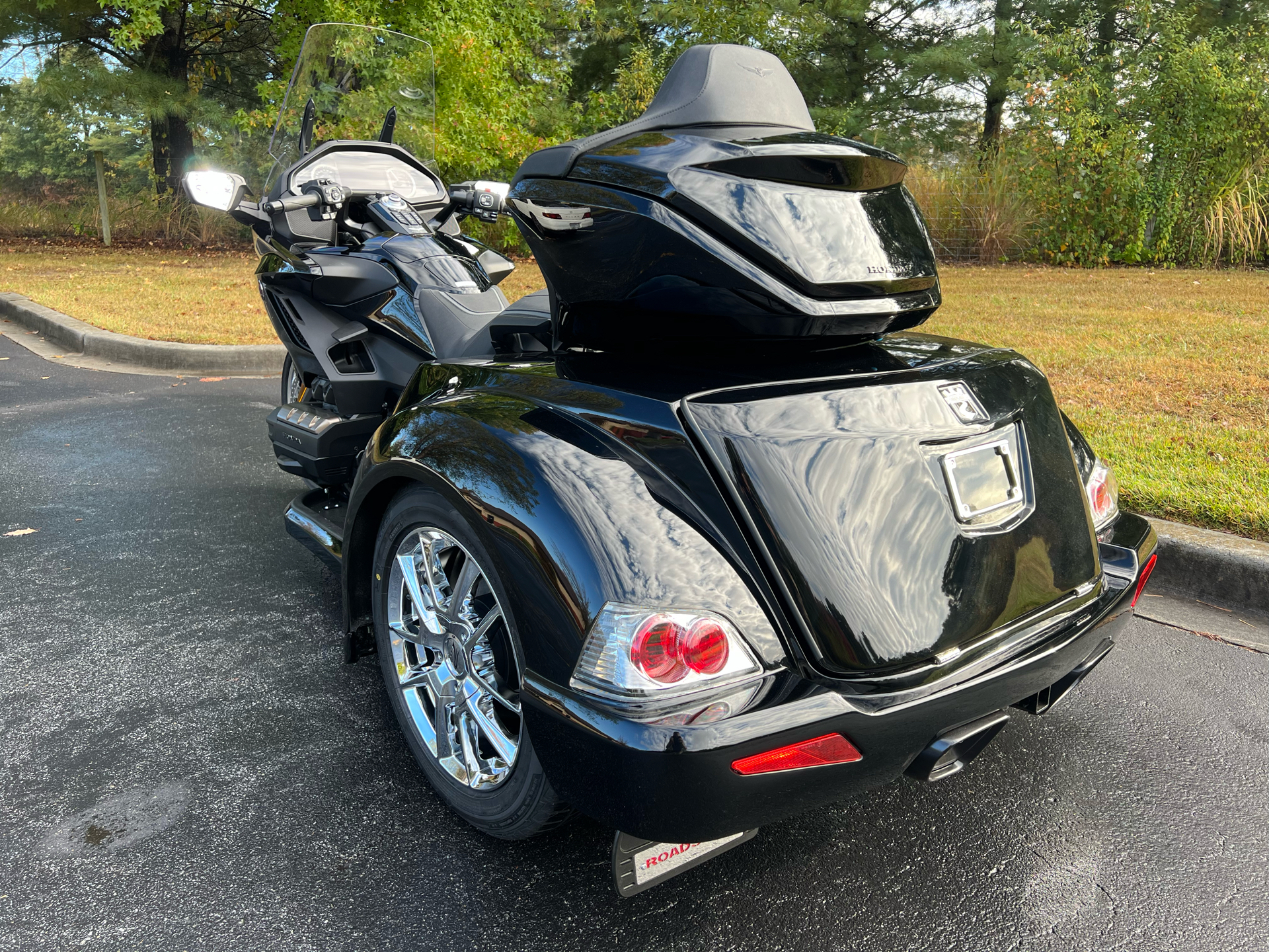2023 Honda Gold Wing Tour Automatic DCT in Hendersonville, North Carolina - Photo 11