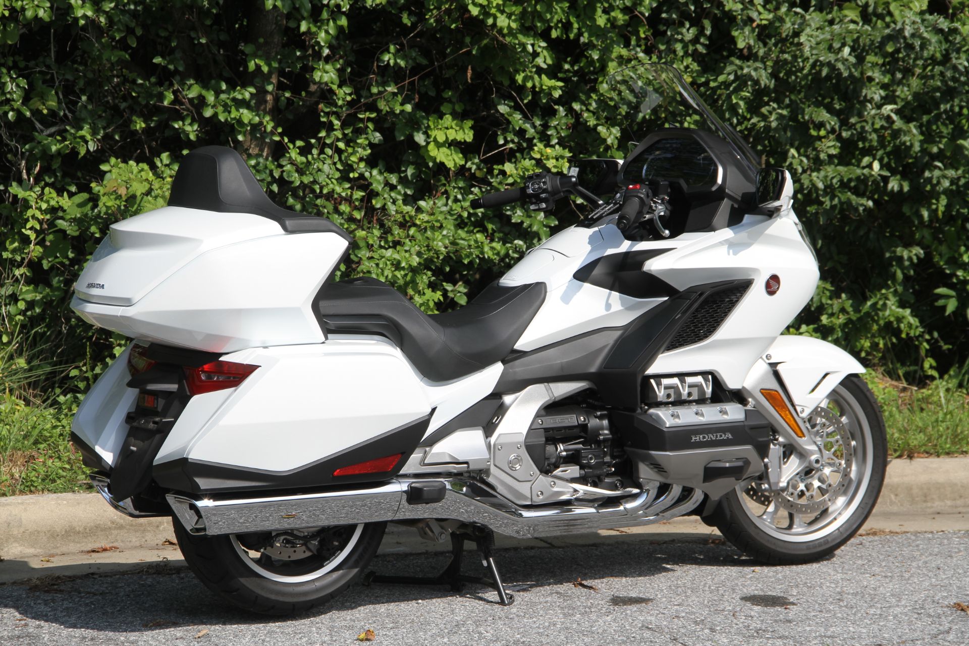 2018 Honda Gold Wing Tour Automatic DCT in Hendersonville, North Carolina - Photo 11