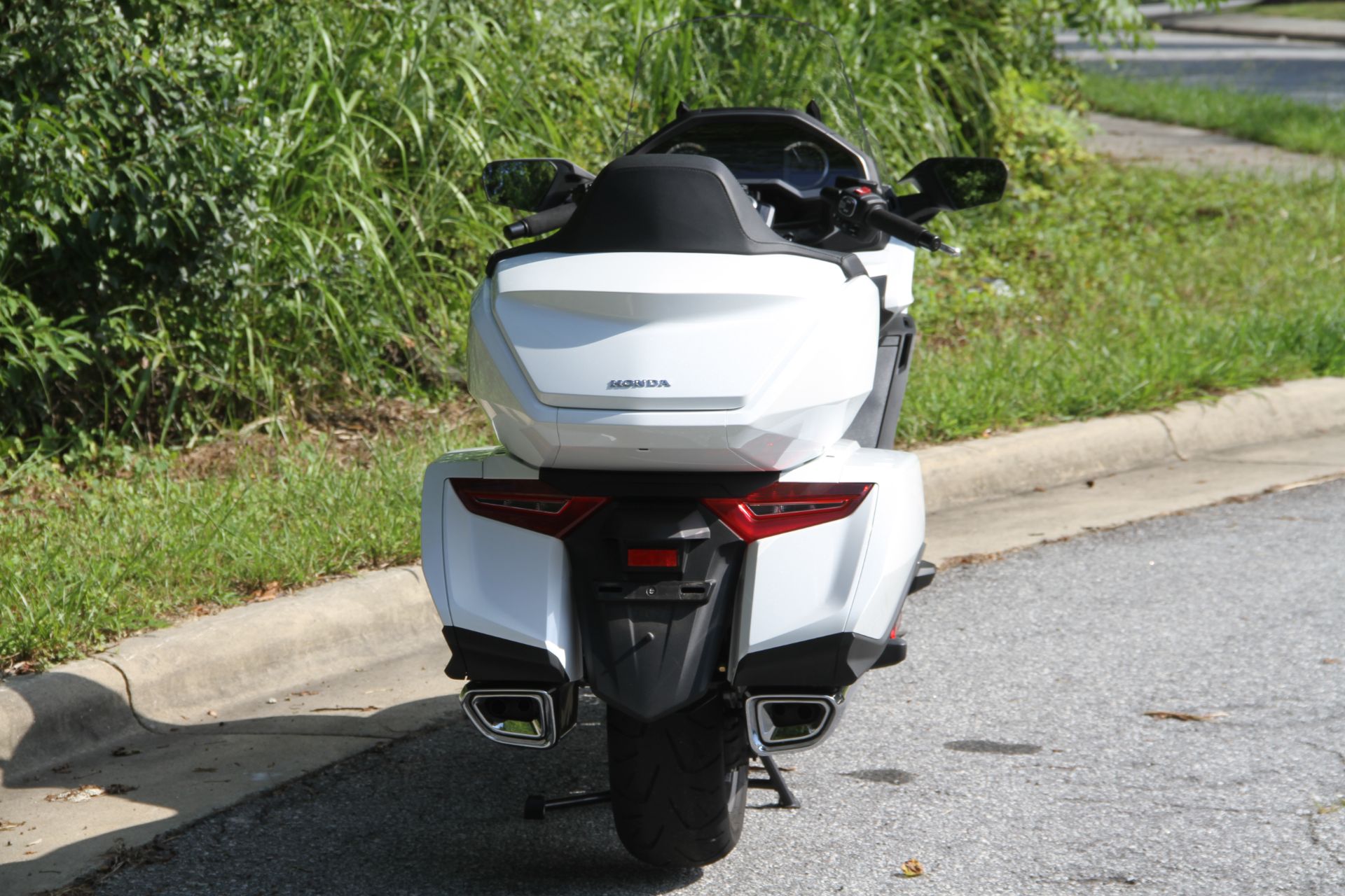 2018 Honda Gold Wing Tour Automatic DCT in Hendersonville, North Carolina - Photo 14