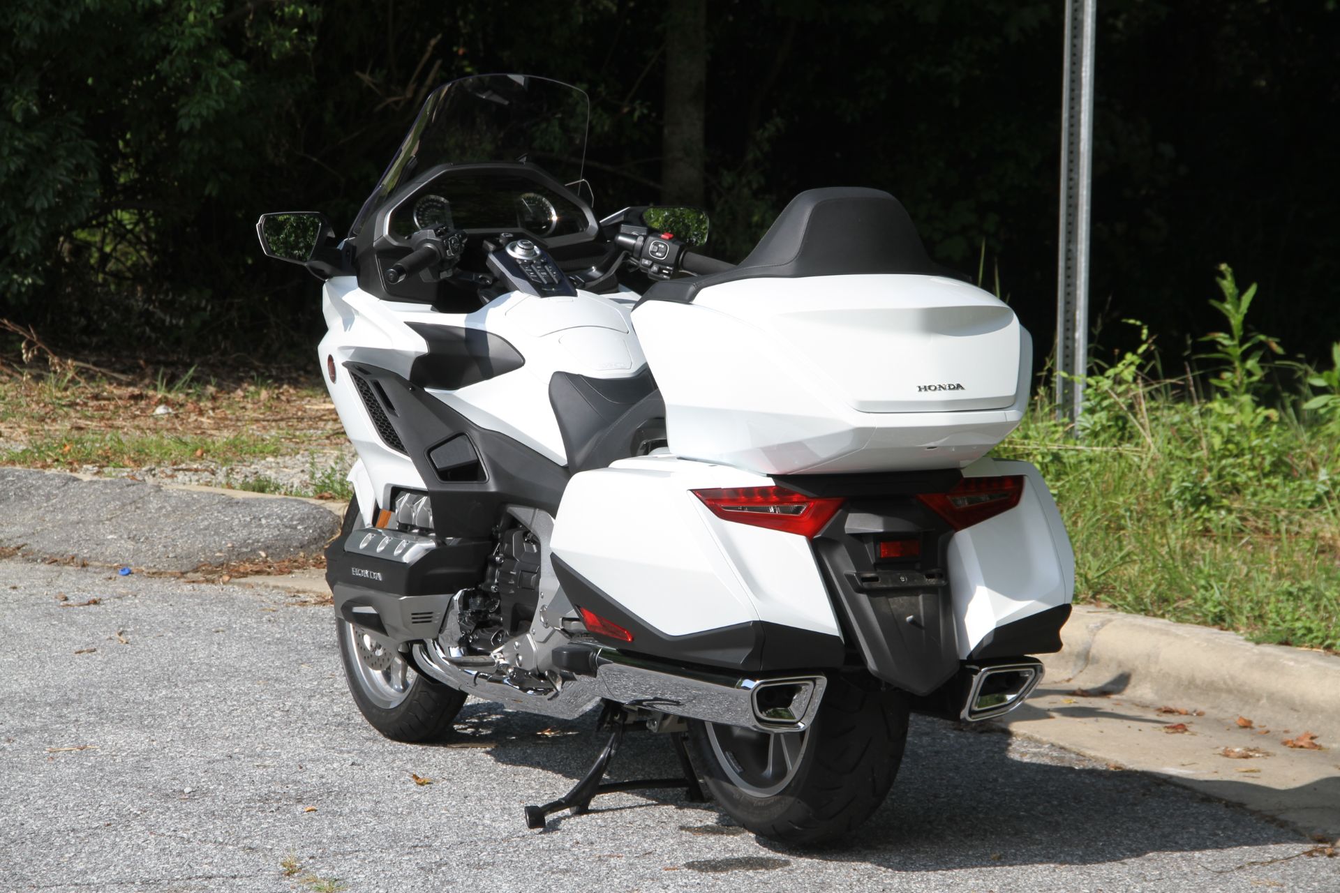 2018 Honda Gold Wing Tour Automatic DCT in Hendersonville, North Carolina - Photo 17