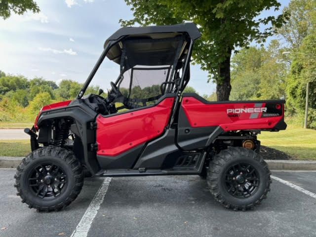 2024 Honda Pioneer 1000 Deluxe in Hendersonville, North Carolina - Photo 11