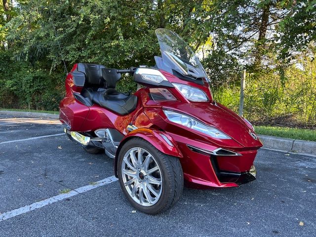 2015 Can-Am Spyder® RT Limited in Hendersonville, North Carolina - Photo 2