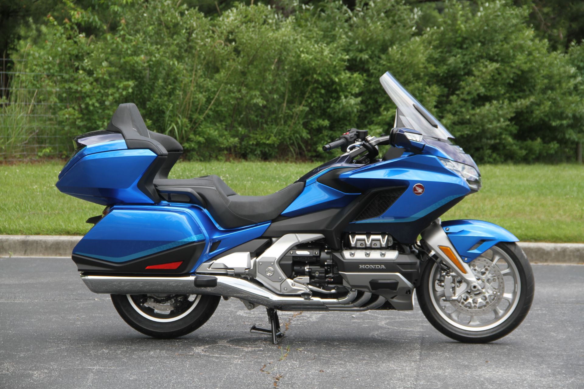 2022 Honda Gold Wing Tour Automatic DCT in Hendersonville, North Carolina - Photo 9