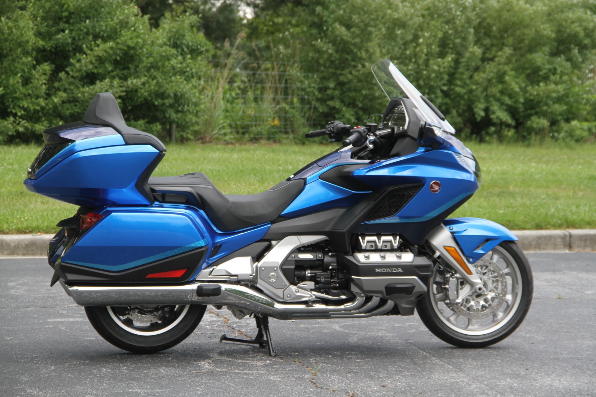 2022 Honda Gold Wing Tour Automatic DCT in Hendersonville, North Carolina - Photo 10