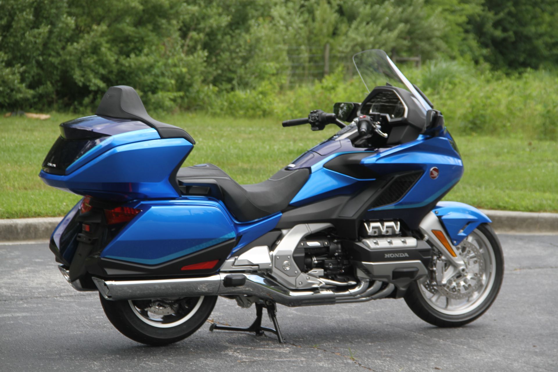 2022 Honda Gold Wing Tour Automatic DCT in Hendersonville, North Carolina - Photo 11