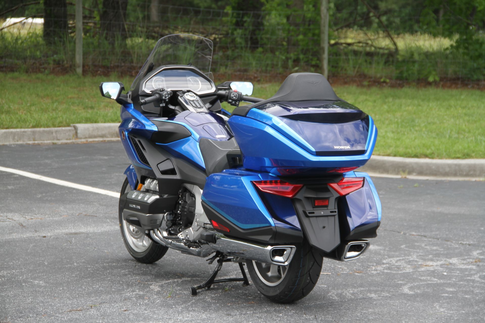 2022 Honda Gold Wing Tour Automatic DCT in Hendersonville, North Carolina - Photo 17