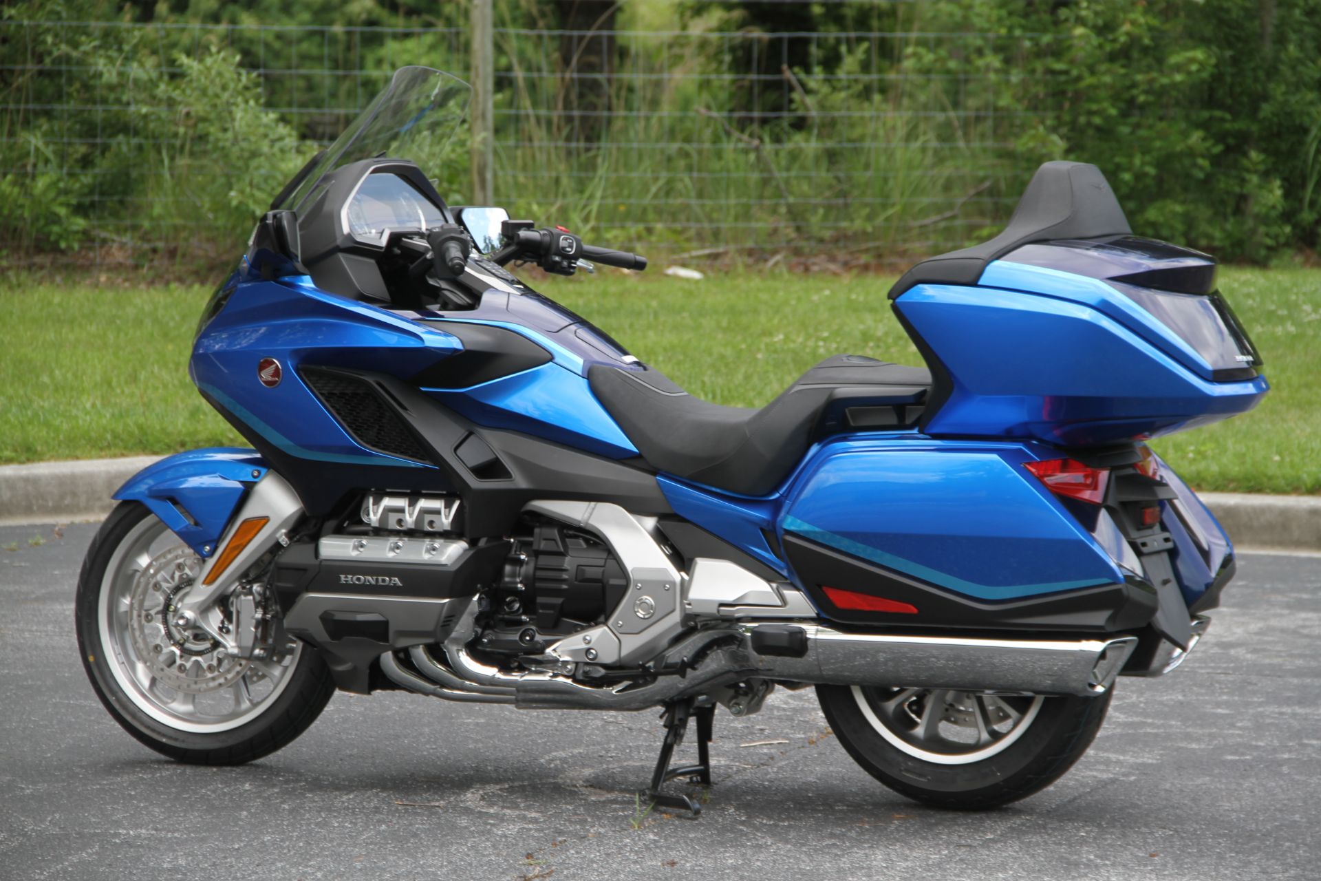 2022 Honda Gold Wing Tour Automatic DCT in Hendersonville, North Carolina - Photo 19