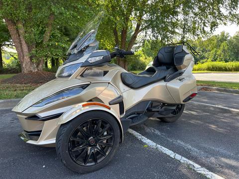 2018 Can-Am Spyder RT Limited in Hendersonville, North Carolina - Photo 2