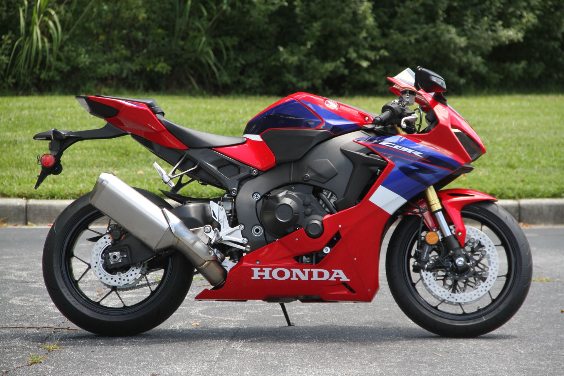 2022 Honda CBR1000RR in Hendersonville, North Carolina - Photo 6