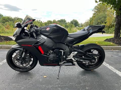 2017 Honda CBR1000RR ABS in Hendersonville, North Carolina - Photo 13