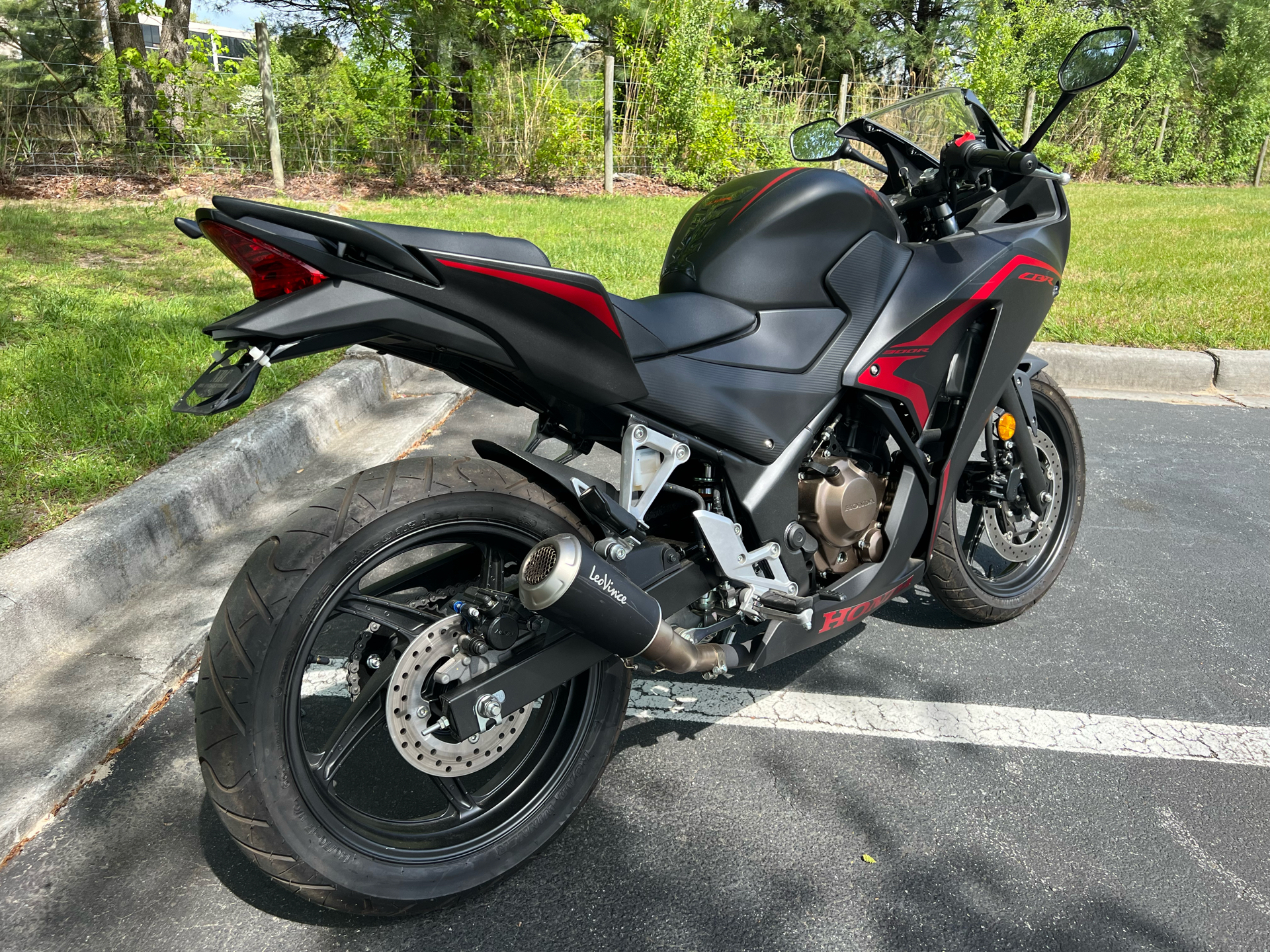 2021 Honda CBR300R in Hendersonville, North Carolina - Photo 3