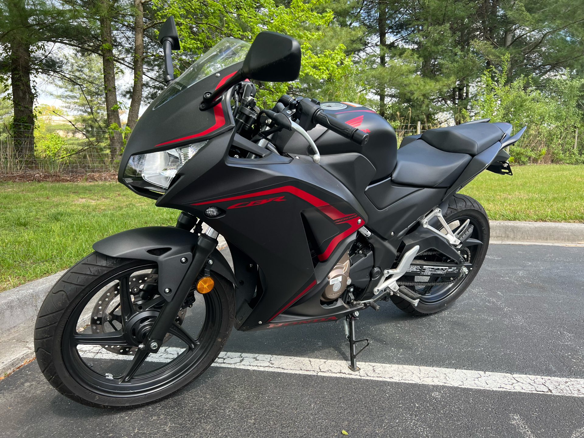 2021 Honda CBR300R in Hendersonville, North Carolina - Photo 5