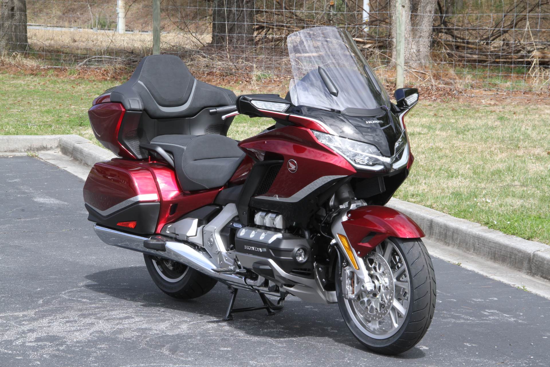 2021 Honda Gold Wing Tour Automatic DCT in Hendersonville, North Carolina - Photo 5