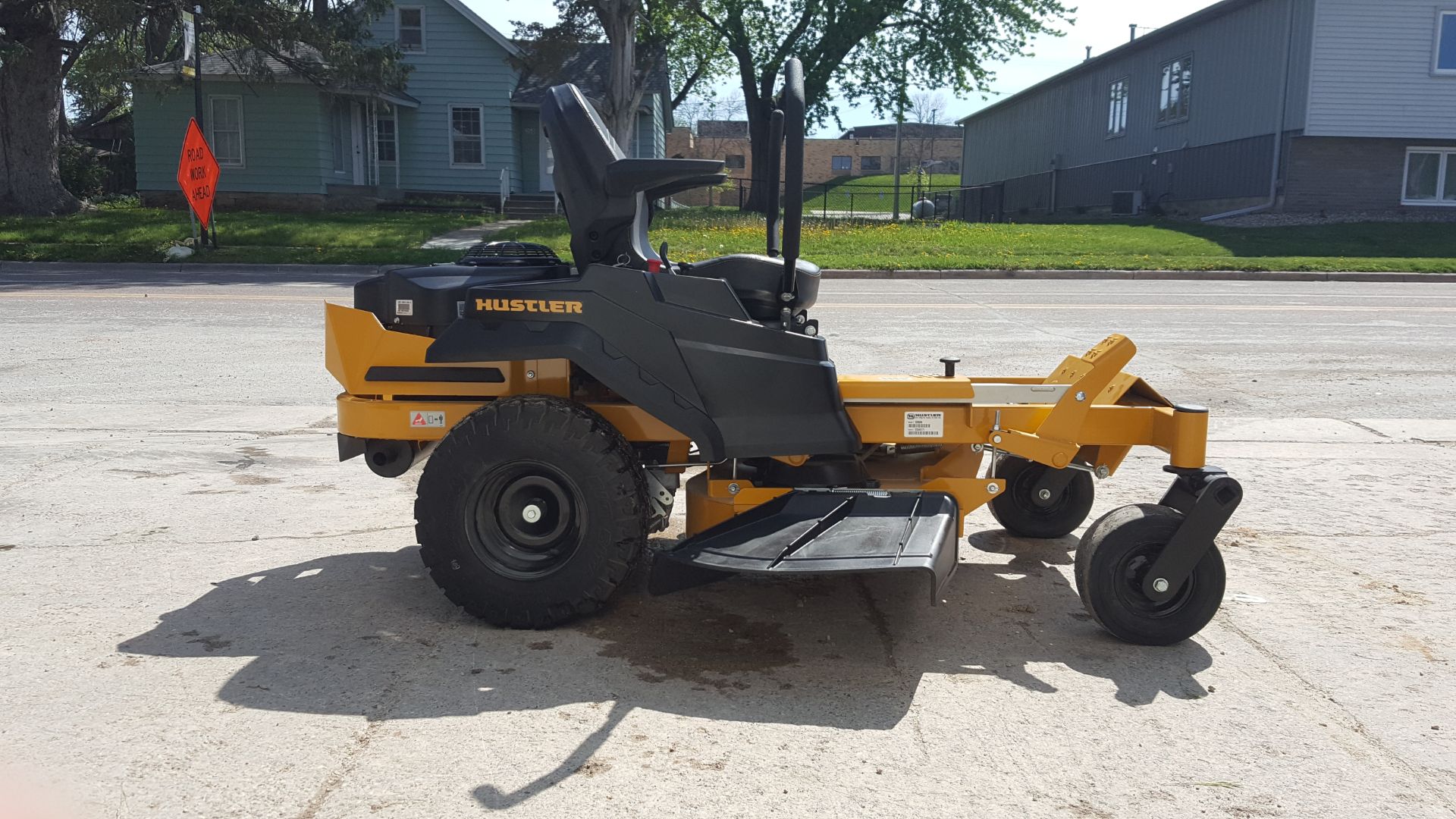 2022 Hustler Turf Equipment Raptor XL 42 in. Kawasaki FR651 21.5 hp in Mazeppa, Minnesota - Photo 2