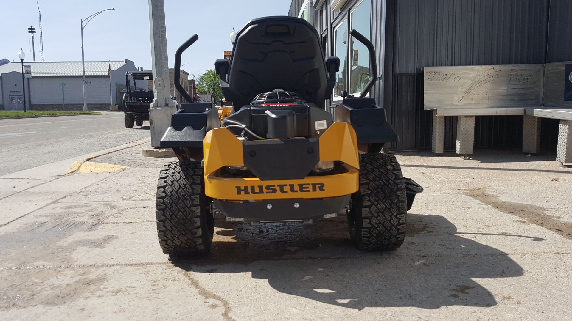 2022 Hustler Turf Equipment Raptor XL 42 in. Kawasaki FR651 21.5 hp in Mazeppa, Minnesota - Photo 4