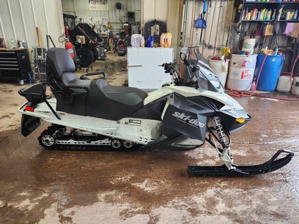 2015 Ski-Doo Grand Touring™ Sport 550F in Ironwood, Michigan - Photo 1