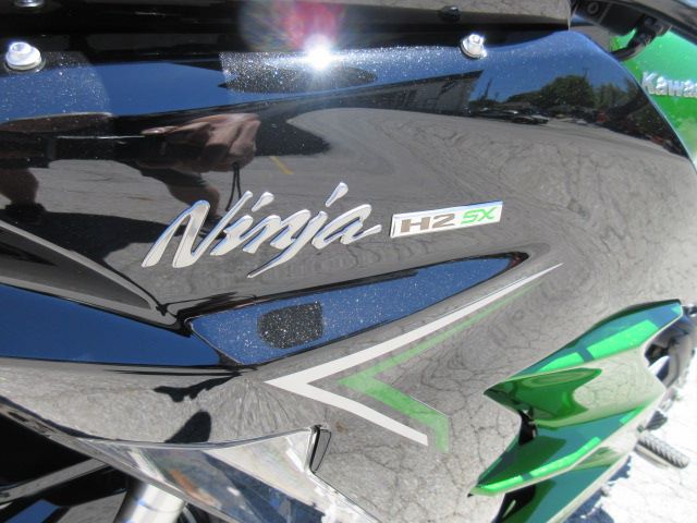 2022 Kawasaki Ninja H2 SX SE in Georgetown, Kentucky - Photo 3