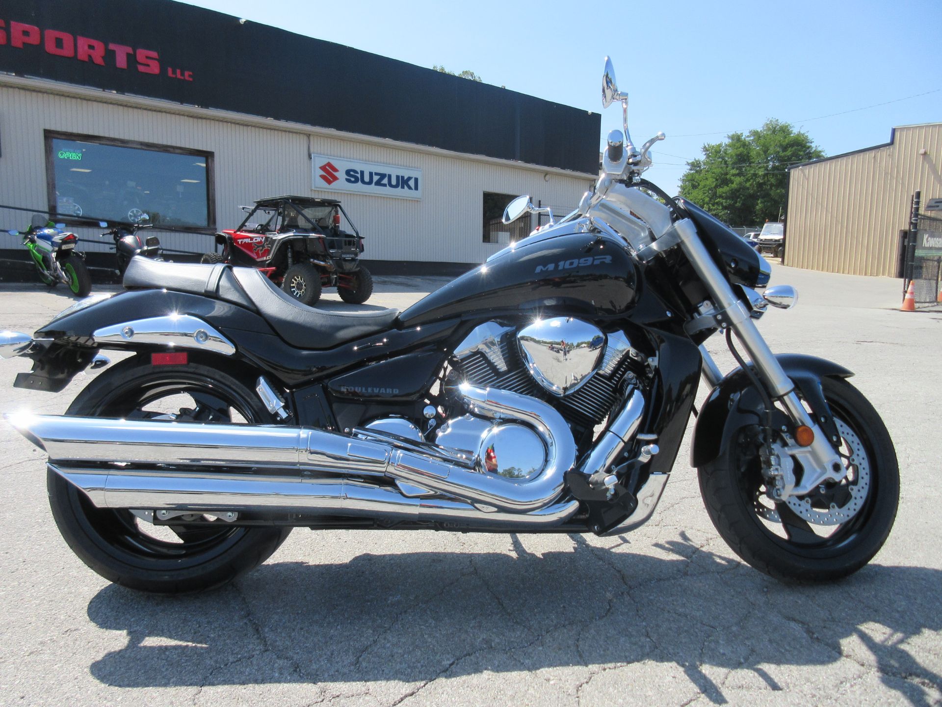 2025 Suzuki Boulevard M109R in Georgetown, Kentucky - Photo 2