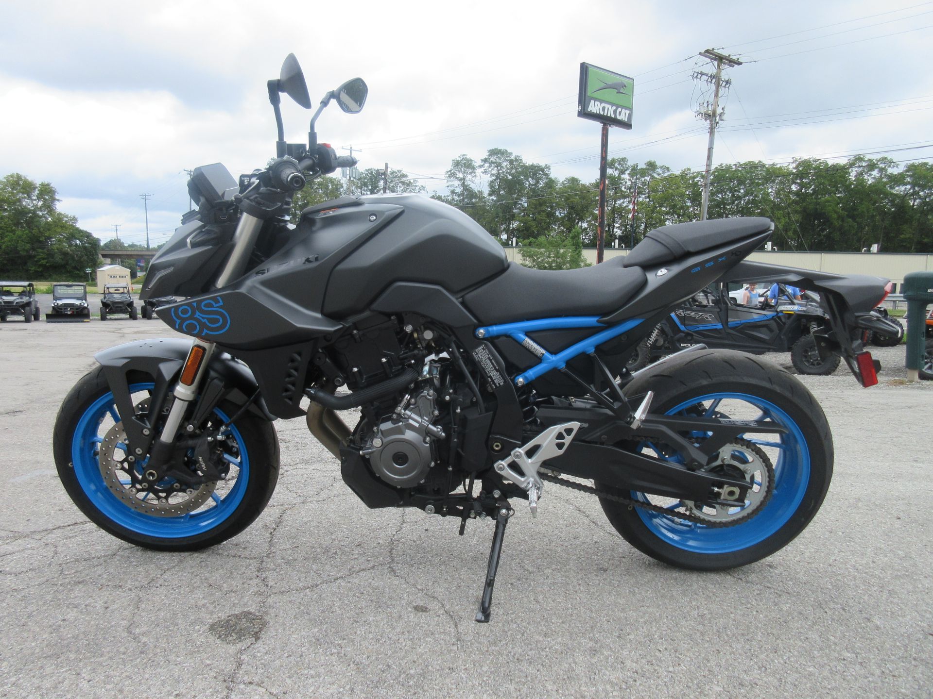 2024 Suzuki GSX-8S in Georgetown, Kentucky - Photo 7