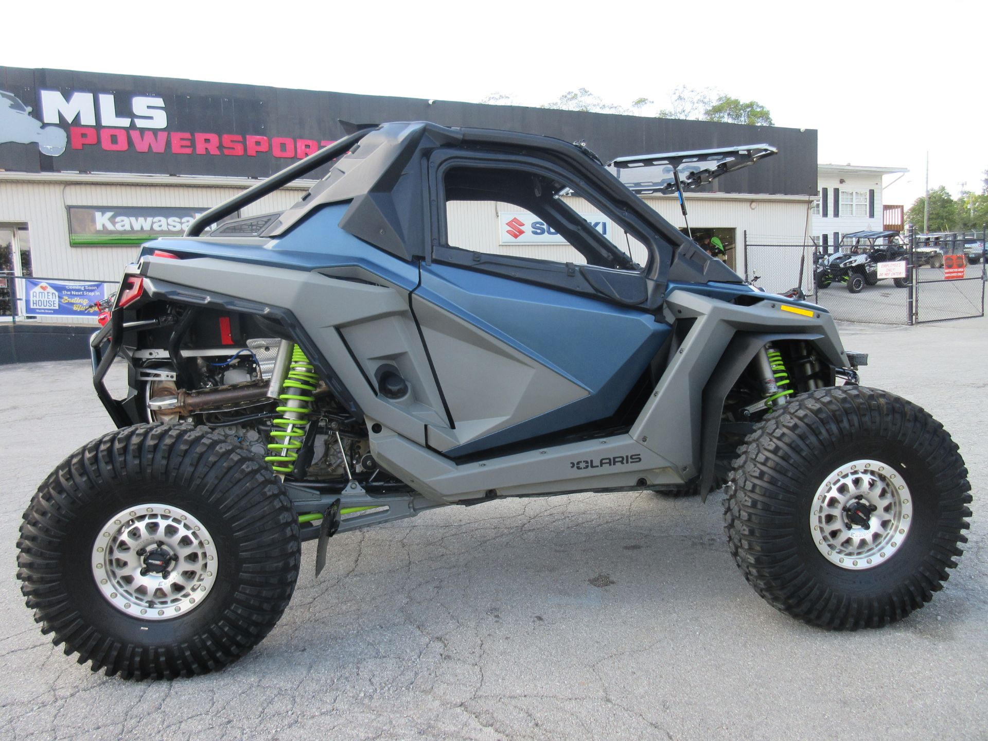 2022 Polaris RZR Turbo R Premium - Ride Command Package in Georgetown, Kentucky - Photo 2