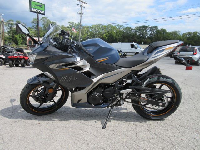 2023 Kawasaki Ninja 400 ABS in Georgetown, Kentucky - Photo 4